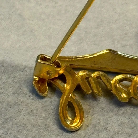 Sweetheart Navy Brooch Locket - Picture 7 of 13